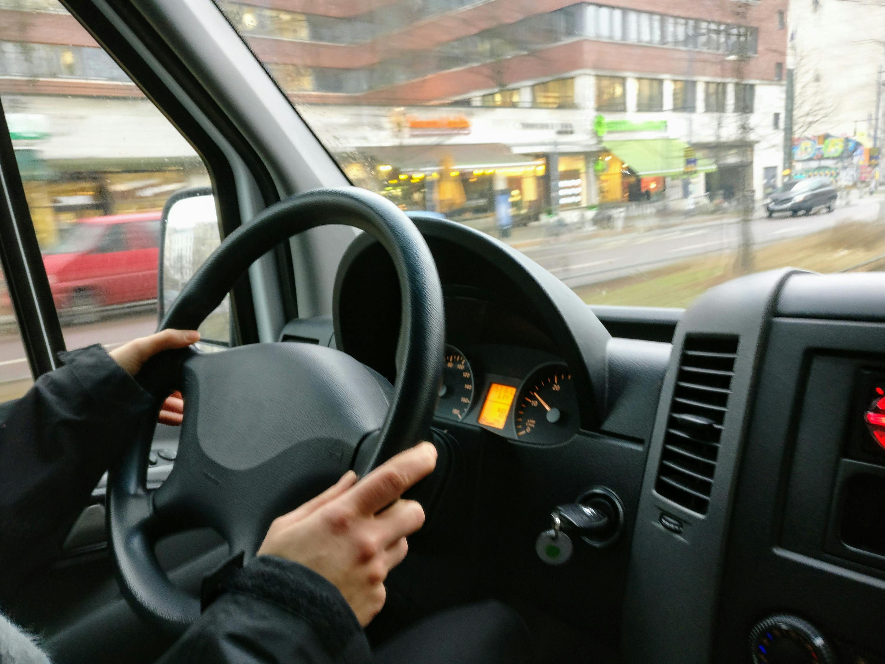 龐蒂亞克跑車(chē)價(jià)格深度解析，市場(chǎng)現(xiàn)狀和未來(lái)趨勢(shì)分析